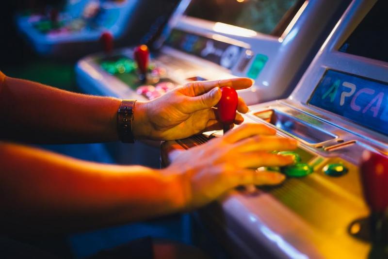 Jeux d'arcade &agrave; Tinqueux : un voyage nostalgique dans l'univers r&eacute;tro